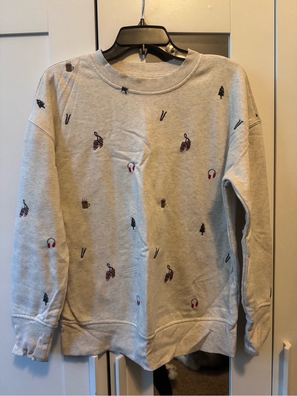 Maurices Light Gray Embroidered Crewneck Sweatshirt